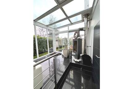 200 m² Eigentümerwohnung + 3 Mieteinheiten, Garage, Wintergarten uvm. - Düren Niederau