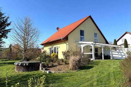 Ein Zuhause, das Familienträume wahr werden lässt - Einfamilienhaus mit großem Garten in Heinebach ! - Alheim / Heinebach
