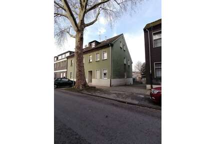 Haus zum Kaufen in Essen 365.000,00 € 269.5 m²