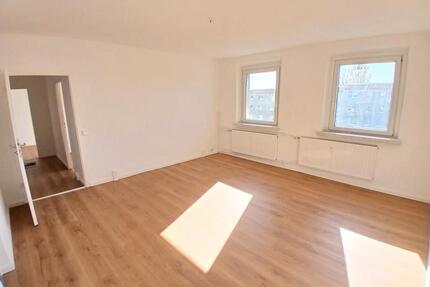 [ID 42] Renovierte 3-Raumwohnung, auf Wunsch mt Einbauküche - Greifswald Groß Schönwalde