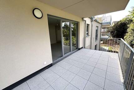 Inkl. Einbauküche: 2 Zimmer, Küche, Bad, Balkon - Wiesbaden Biebrich