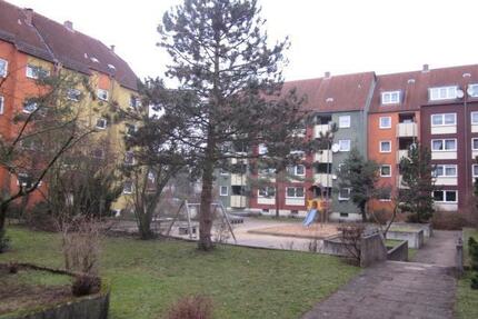 Familientraum: großzügige, renovierte 3-Zimmer-Wohnung mit Balkon ab sofort frei - Nürnberg Erlenstegen