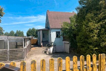 Einfamilienhaus zum Kauf Bei Interesse unter 015233751281 melden! - Oschatz