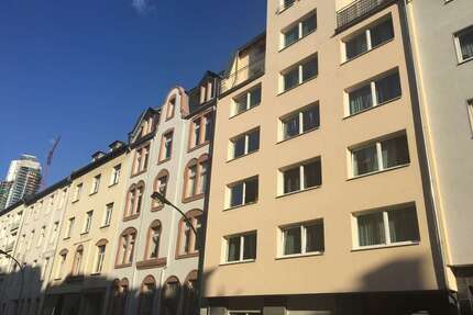 Haus zum Kaufen in Frankfurt 3.850.000,00 € 927.36 m²