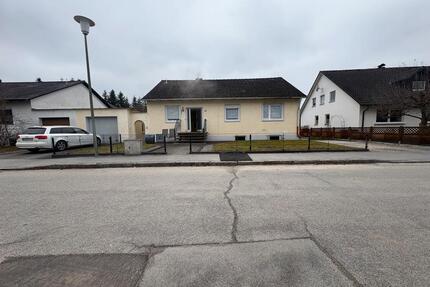 WohnhausZweifamilienhaus - 437.000,00&nbsp;EUR Kaufpreis, ca.&nbsp; 240,00&nbsp;m&sup2; in Vilshofen an der Donau (PLZ: 94474)