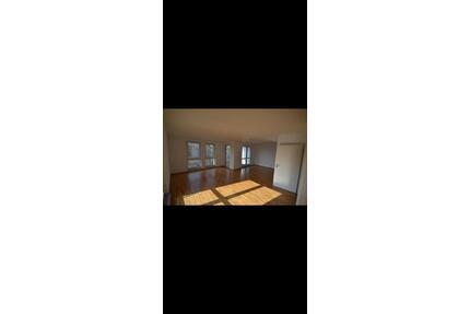 Wohnung zu verkaufen - 1.050.000,00&nbsp;EUR Kaufpreis, ca.&nbsp; 126,00&nbsp;m&sup2; in München (PLZ: 81673) Berg am Laim