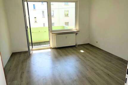 Wohnung zum Mieten in Häfen - Bremerhaven 840,00 € 100.68 m²