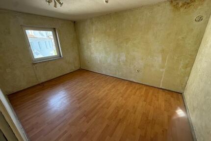 Einfache 2-Zimmer-Wohnung in Rödental mit Einbauküche – ideal für