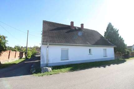 Haus zum Kaufen in Bad Lauchstädt 199.000,00 € 120.08 m²