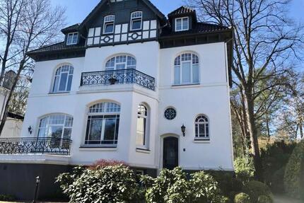 Praxisraum zur Mitbenutzung in Altbauvilla im Hamburger Westen