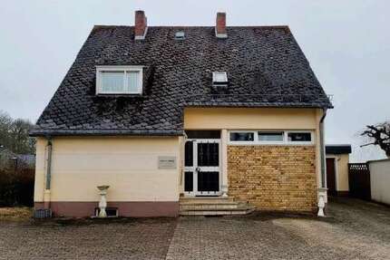 Haus zum Kaufen in Emmelshausen 230.000,00 € 193 m²