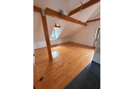 Schöne und Moderne 2-Zimmer Dachgeschosswohnung in Deggendorf