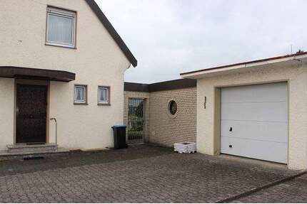 *** Charmante Doppelhaushälfte mit großem Garten in Steinhagen *** Ortsteil Amshausen