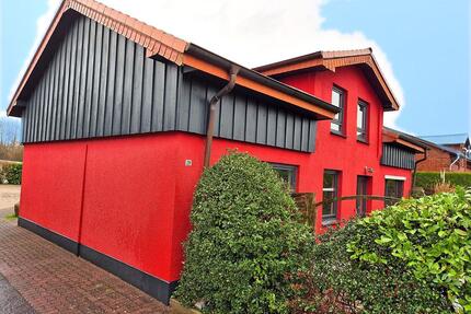 Großzügige Erdgeschosswohnung mit 4 Zimmern und Durchgangszimmer - Büdelsdorf