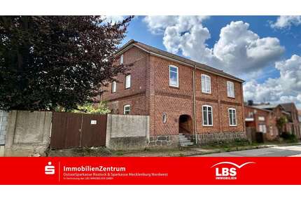 Haus zum Kaufen in Dassow 170.000,00 € 290 m²