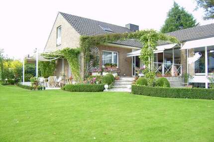 Haus zum Kaufen in Mönchengladbach Rheindahlen 599.000,00 € 187 m² - Mönchengladbach / Rheindahlen