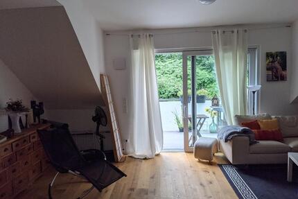 Charmante 3-Zimmer-Dachgeschosswohnung in ruhiger Lage von Landau - Landau an der Isar