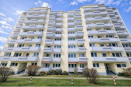 *Großzügige Wohnung mit Balkon & Tiefgarage in München-Perlach* - München / Perlach Ramersdorf-Perlach
