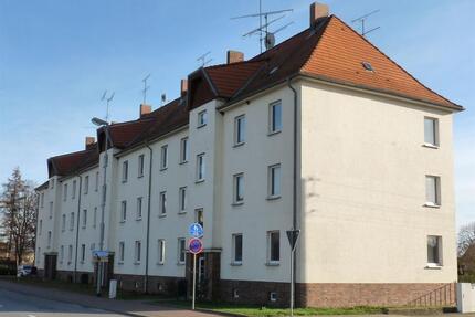 Wohnung 3-ZimmerWhg 2.OG li. - 380,00&nbsp;EUR Kaltmiete, ca.&nbsp; 60,67&nbsp;m&sup2; in Güsten (PLZ: 39439)