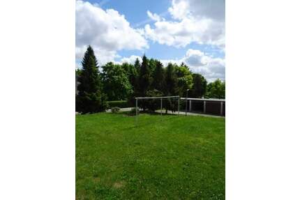 Saniert und möbliert - 3-Zimmer-Eigentumswohnung mit Balkon im Hochparterre in Hohenleuben zu verkaufen