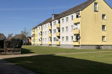 Sanierungsobjekt mit Perspektive: 4-Zimmer-Wohnung in Schwanewede wartet auf neuen Glanz!