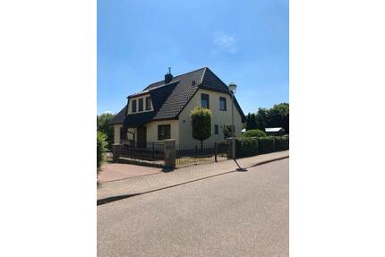 Haus zu verkaufen - 850.000,00&nbsp;EUR Kaufpreis, ca.&nbsp; 160,00&nbsp;m&sup2; in Broderstorf (PLZ: 18184)