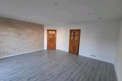 Wohnung sofort bezugsfertig. - 830,00&nbsp;EUR Kaltmiete, ca.&nbsp; 100,00&nbsp;m&sup2; in Northeim (PLZ: 37154)