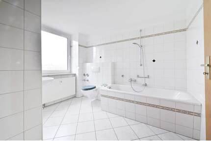 Wohnung zum Mieten in Zwickau 330,00 € 50.55 m²