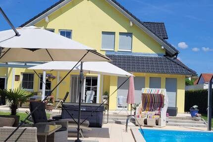 Exquisites Einfamilienhaus mit Pool und imposanten Garten in Türkheim – Luxuriöses Wohnen im maleris