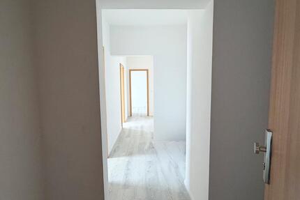 moderne vollständig sanierte, klimatisierte 2,5-Raum-Wohnung im 2. Obergeschoss - zentral in Spremberg gelegen