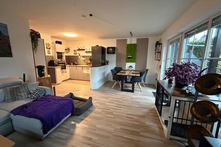Renovierte EG Wohnung mit eigenem Eingang Anliegerstraße - Reichshof