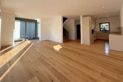 Haus zum Mieten in Grünwald 6.500,00 € 143.4 m²