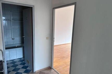 3-Zimmer-Wohnung mit Balkon, Einbauküche, Stellplatz & Aufzug - Nürnberg Gaismannshof