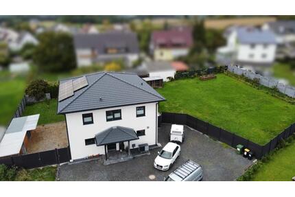 Traumhaus mit (großem) Garten zu verkaufen! - Ebersdorf bei Coburg