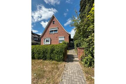 Modernisiertes Einfamilienhaus auf 664 m² Grundstück in Stade