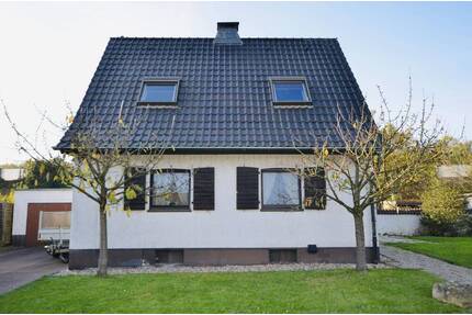 Für Handwerker und Individualisten. Kleines Haus mit großem Grundstück in Tiefenbroich. - Ratingen