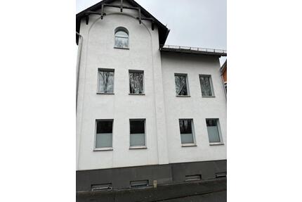 Zentrale Souterrain Wohnung Dillenburger str. in Siegen