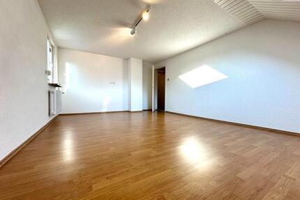 Wunderschöne Helle 2 Zimmer Wohnung mit neuer Küche zu vermieten - Trossingen