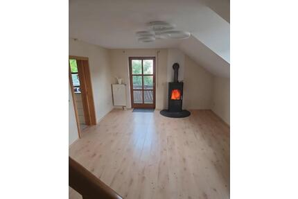 4 Zimmerwohnung mit Holzofen in Mengkofen
