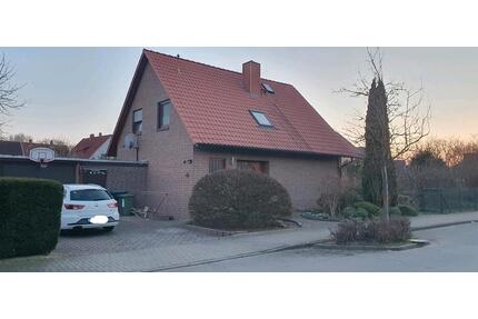 freistehendes Einfamilienhaus mit Keller und großem Garten - Vechelde