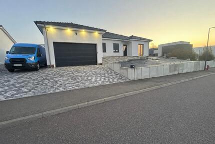 Moderner Bungalow in Grenznähe - 389.000,00&nbsp;EUR Kaufpreis, ca.&nbsp; 142,00&nbsp;m&sup2; in Überherrn (PLZ: 66802)