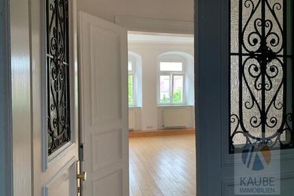 EINE WOHNUNG MIT FLAIR - TOP 2-R-Whg im 1.OG mit neuem Bad & im Herzen Grh´s zu vermieten - Großenhain