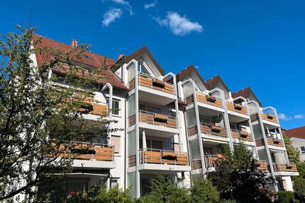 Lichtdurchflutete, renovierte 3-Zimmer-Whg. mit 2 Sonnenbalkonen - Nürnberg Sankt Leonhard