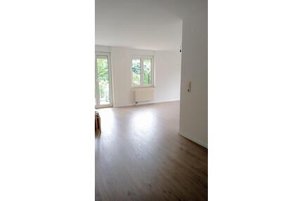 Von Privat: Ruhe und Erholung zu Hause gewünscht? Schöne 2-Raum Wohnung in kleinem MFH - Leipzig Ost