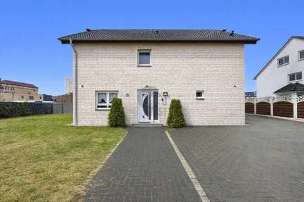 Haus zum Kaufen in Bielefeld Senne 849.000,00 € 195 m² - Bielefeld / Senne