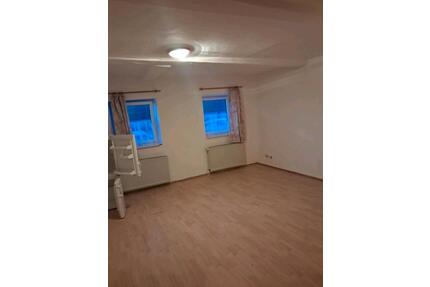 Wohnung zu vermieten - 370,00&nbsp;EUR Kaltmiete, ca.&nbsp; 27,00&nbsp;m&sup2; in Oldenswort (PLZ: 25870)