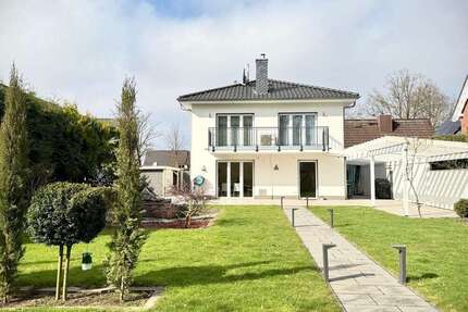 Haus zum Kaufen in Ahrensburg 1.190.000,00 € 277 m²