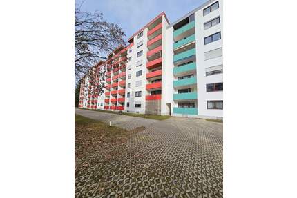 +++ Große 4-Zi.-Whg. mit Loggia und TG-Stellplatz +++ - Mühldorf