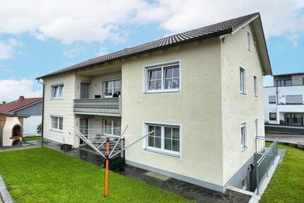 Gut geschnittene Eigentumswohnung mit Garage und Stellplatz - Arnstorf