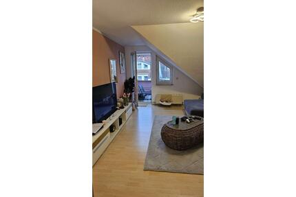 Schöne Dachgeschosswohnung mit Balkon - Hameln Kernstadt